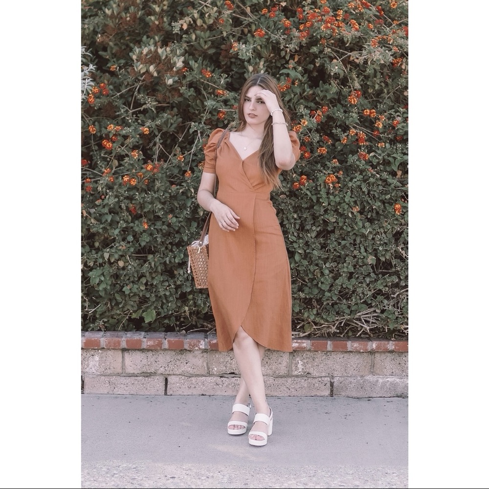 🤍 The Kennedy Puff Sleeve Dress - Picture 7 of 8